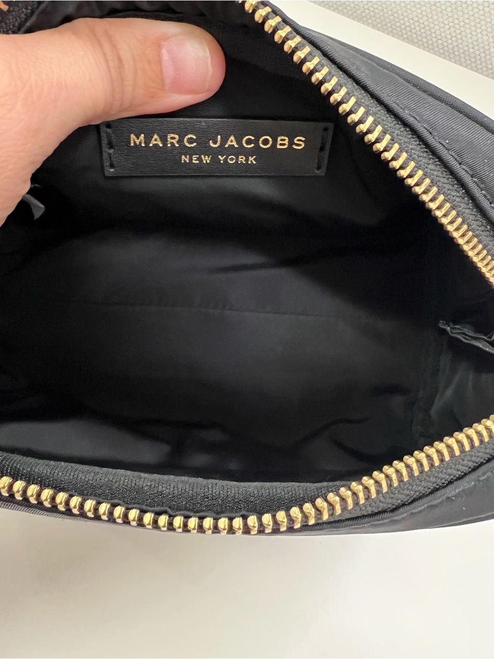 Marc Jacobs Cosmetic Pouch 👝 - Picture 10 of 12
